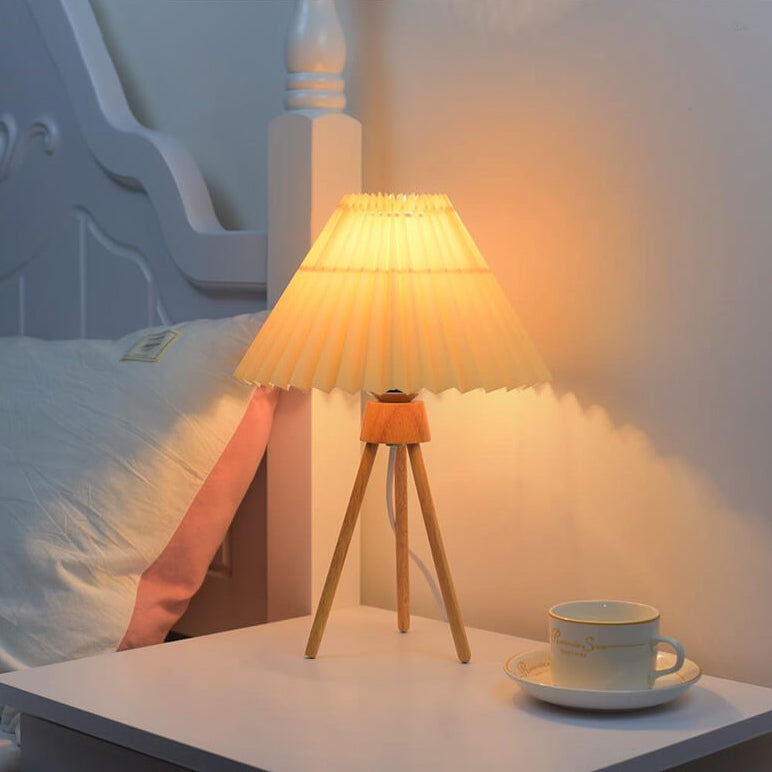 Nordic Retro Tripod Pleated Design Umbrella 1-Light Table Lamp