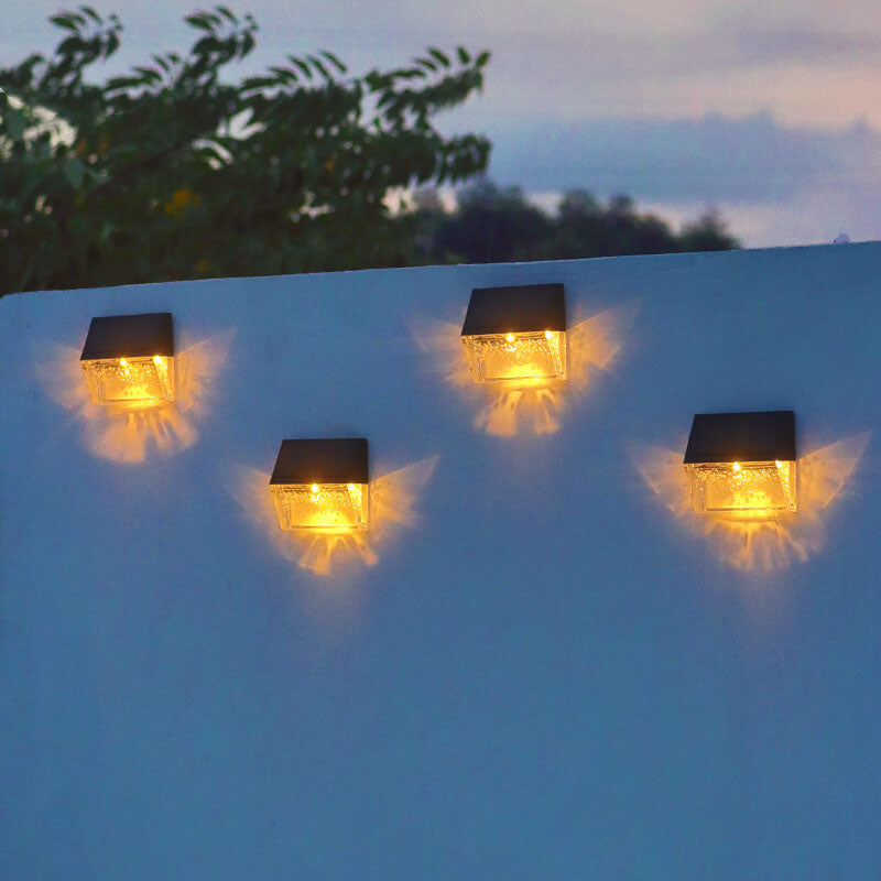 مصباح حائط LED يعمل بالطاقة الشمسية على شكل فراشة لتزيين سياج الفناء الخارجي 