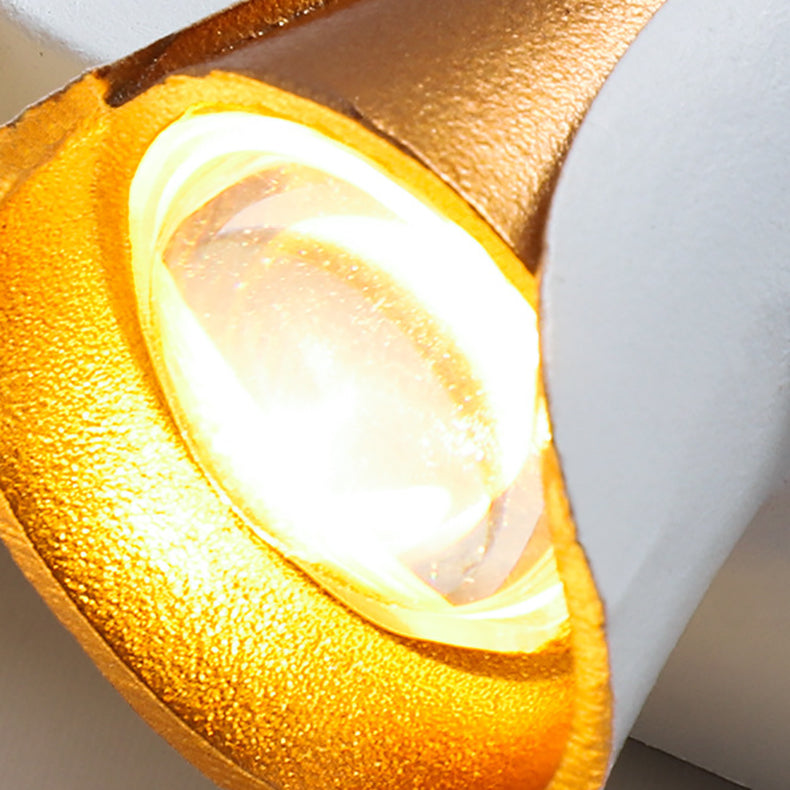 مصباح حائط LED مستطيل الشكل مصنوع من الألومنيوم والزجاج بتصميم عصري بسيط ومقاوم للماء للفناء الخارجي 