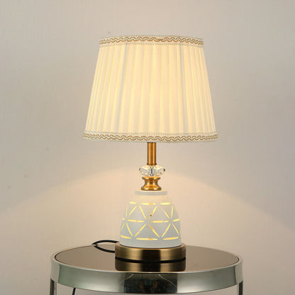 Modern Minimalist Solid Color Hardware Fabric 1-Light Table Lamp