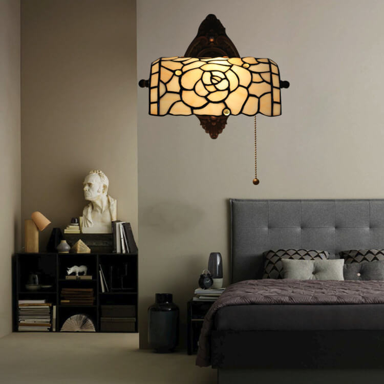 Traditional Tiffany Floral Stained Glass 1-Light Wall Sconce Lamp For Living Room
