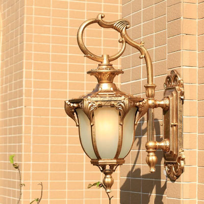 مصباح حائط خارجي مقاوم للماء مصنوع من الألومنيوم والزجاج بتصميم أوروبي عتيق مزود بمصباح واحد 