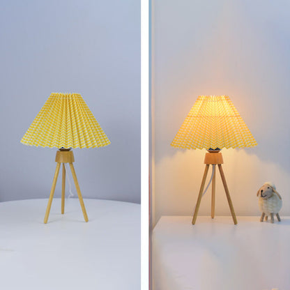 Nordic Retro Tripod Pleated Design Umbrella 1-Light Table Lamp