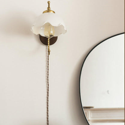 French Vintage Cream Glass Petal 1-Light Wall Sconce Lamp