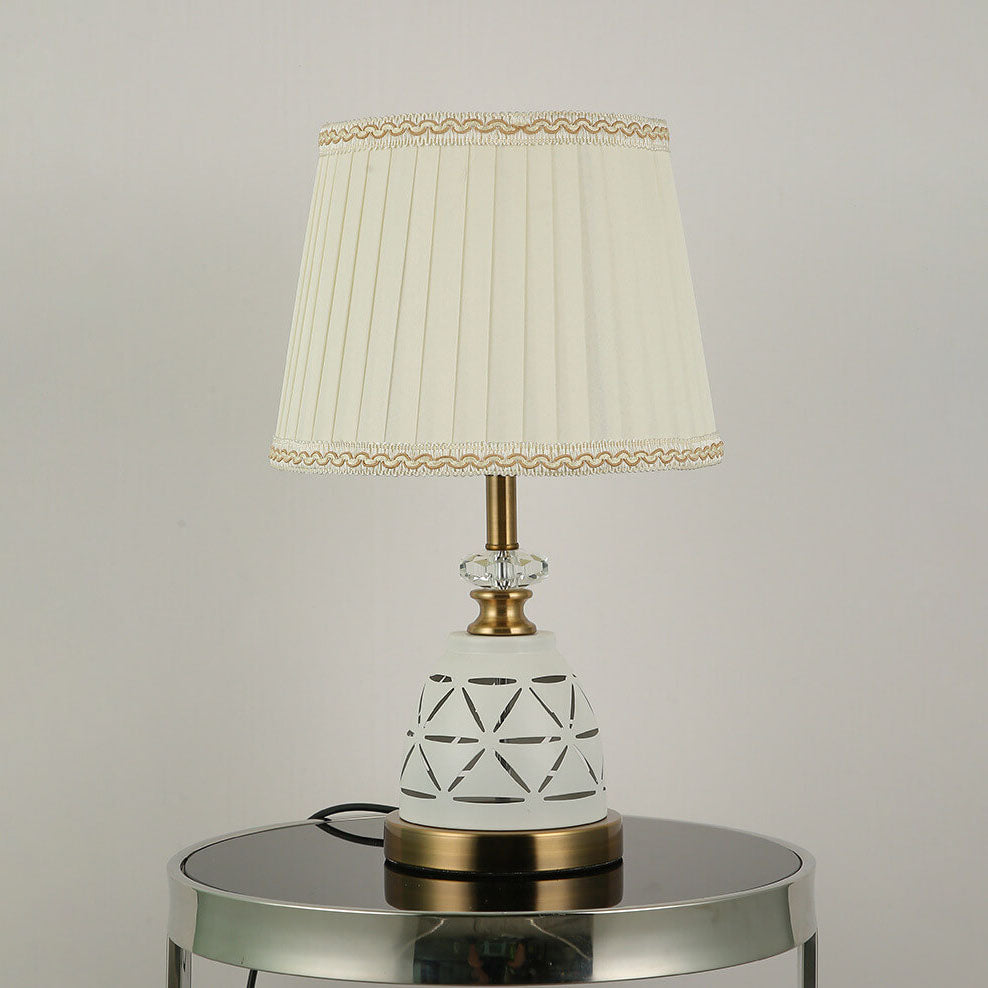 Modern Minimalist Solid Color Hardware Fabric 1-Light Table Lamp