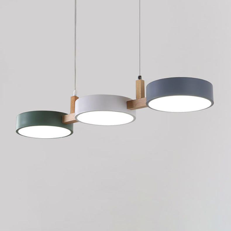 ثريا جزيرة LED معاصرة من الخشب الصلب مصنوعة من الأكريليك والمعدن بتصميم دائري على طراز الماكارون الإسكندنافي لغرفة الطعام 