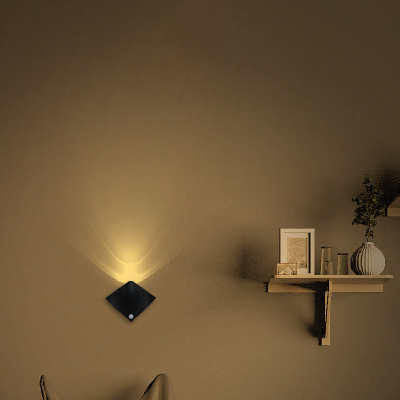 مصباح حائط LED بتصميم ستينغراي إبداعي حديث للكمبيوتر الشخصي 