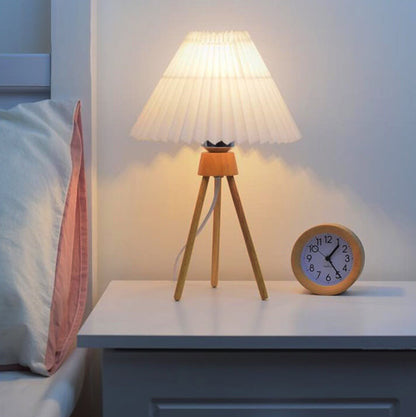 Nordic Retro Tripod Pleated Design Umbrella 1-Light Table Lamp