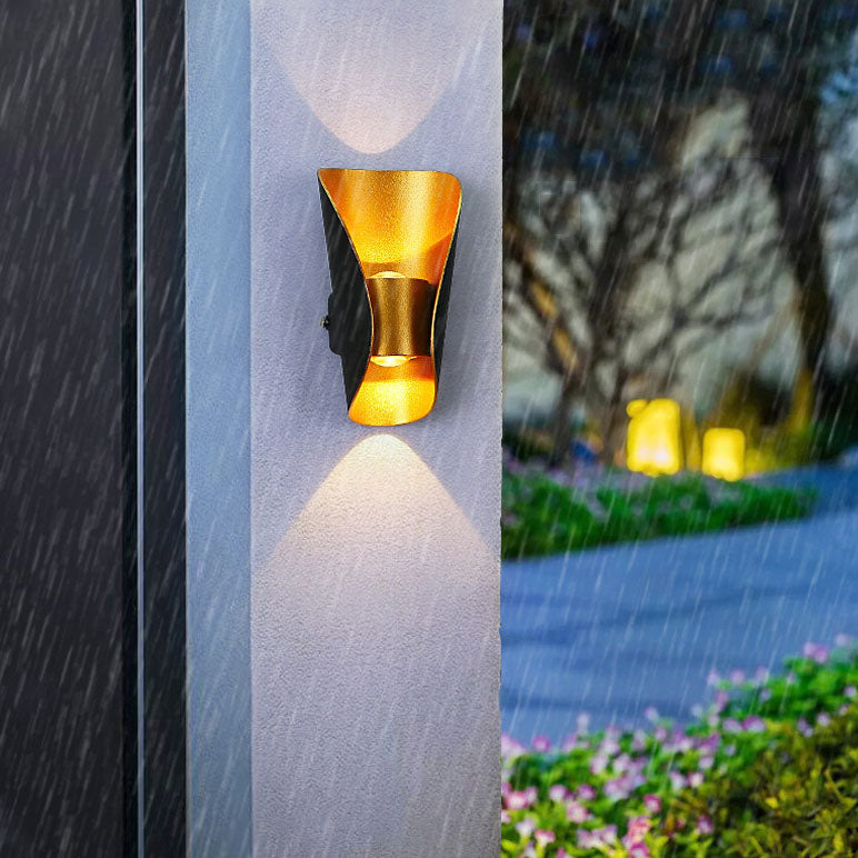 مصباح حائط LED مقاوم للماء بتصميم إبداعي وعصري وبسيط للشرفة الخارجية 