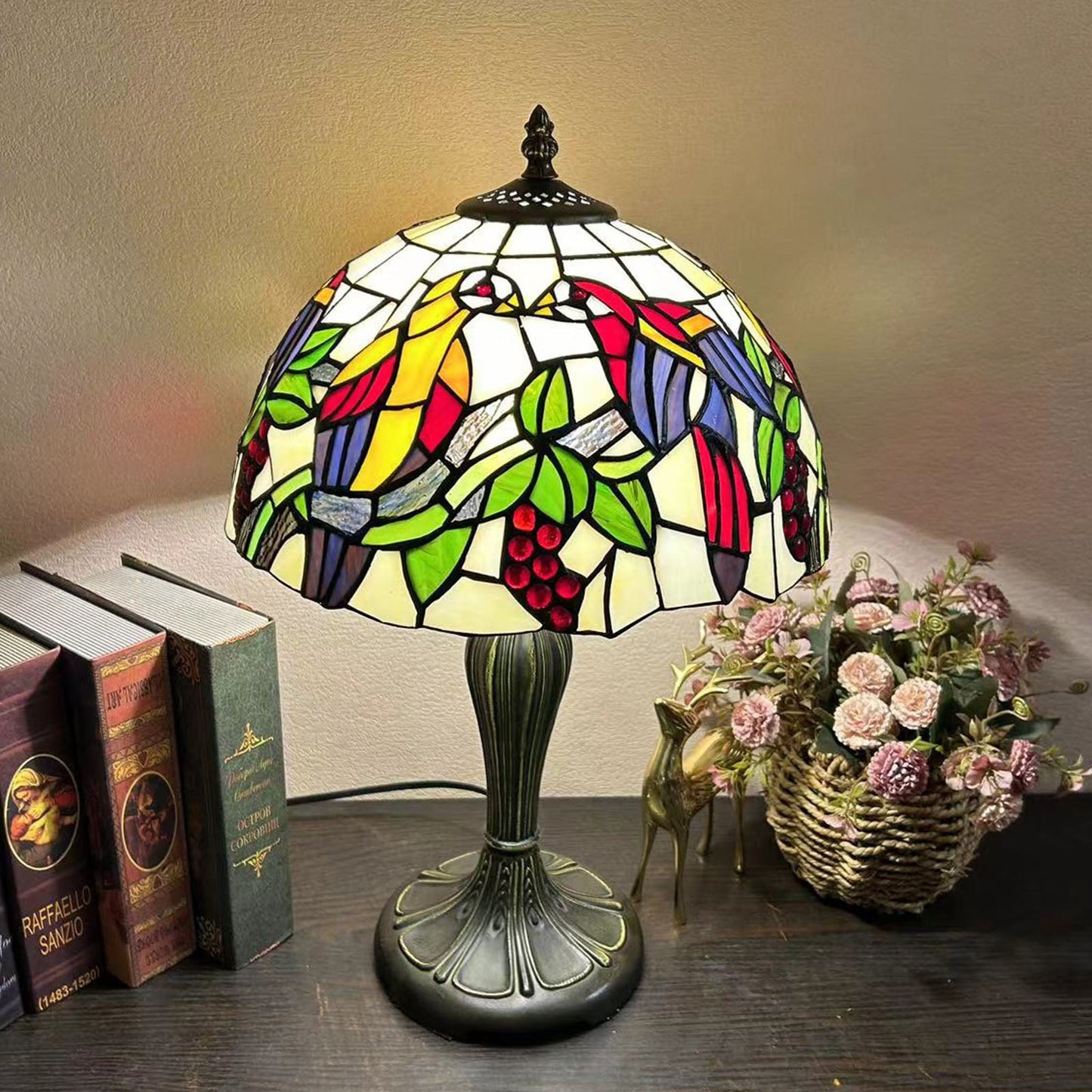 Traditional Tiffany Metal Glass Dome Grape Flower Dragonfly Butterfly 1-Light Table Lamp For Bedside