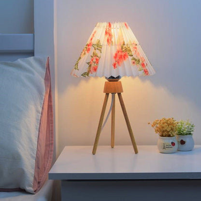 Nordic Retro Tripod Pleated Design Umbrella 1-Light Table Lamp