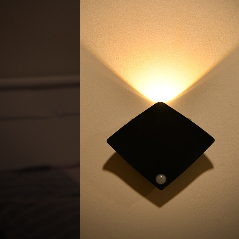 مصباح حائط LED بتصميم ستينغراي إبداعي حديث للكمبيوتر الشخصي 