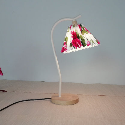 European Minimalist Pleated Solid Wood 1-Light Table Lamp