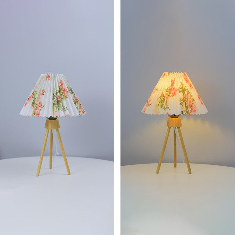 Nordic Retro Tripod Pleated Design Umbrella 1-Light Table Lamp