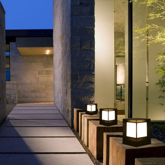 Modern Simple Solar Quadrupole Waterproof Outdoor Garden Column Post Head Light