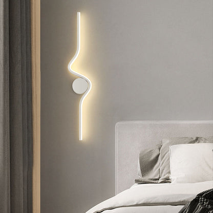 مصباح حائط LED طويل من الحديد والألومنيوم بتصميم عصري بسيط لغرفة المعيشة 
