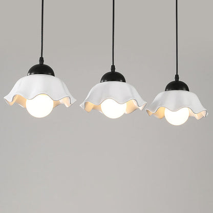 مصباح معلق سيراميكي من Nordic Rustic Hardware بإضاءة 1/3 