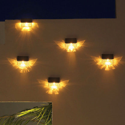 مصباح حائط LED يعمل بالطاقة الشمسية على شكل فراشة لتزيين سياج الفناء الخارجي 