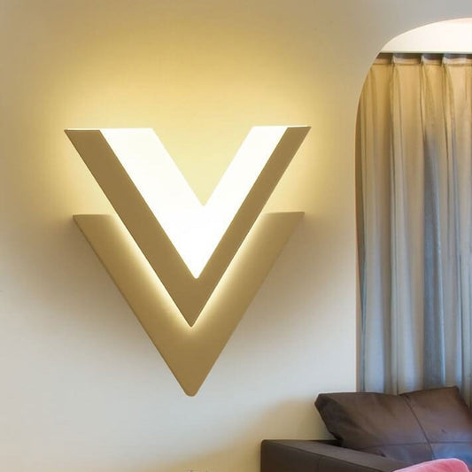 مصباح حائط LED إبداعي بسيط على شكل حرف V 