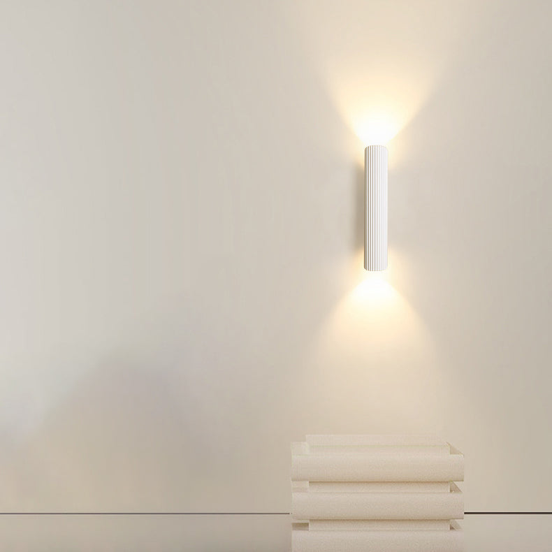مصباح حائط LED بتصميم أسطواني معاصر من الحديد والألومنيوم بتصميم نورديك لوضعه بجانب السرير 
