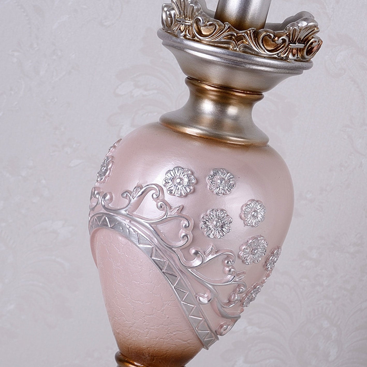 European-style Rustic Lace Resin 1-Light Table Lamp