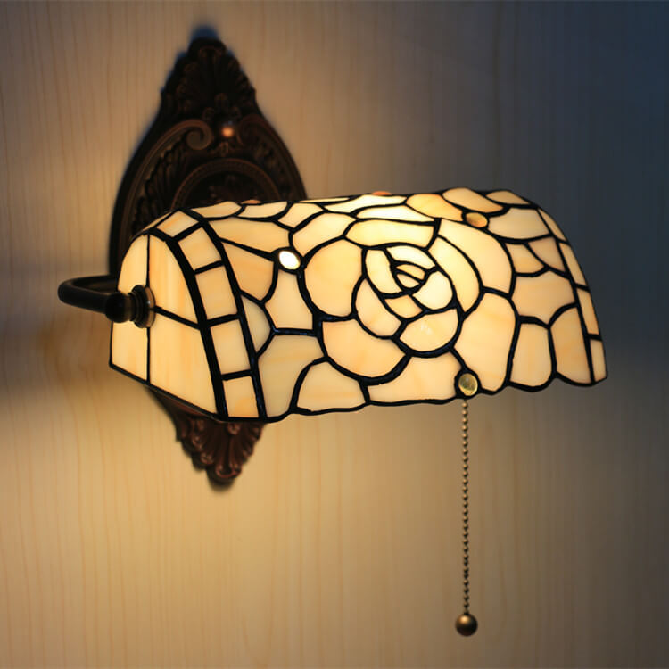 Traditional Tiffany Floral Stained Glass 1-Light Wall Sconce Lamp For Living Room