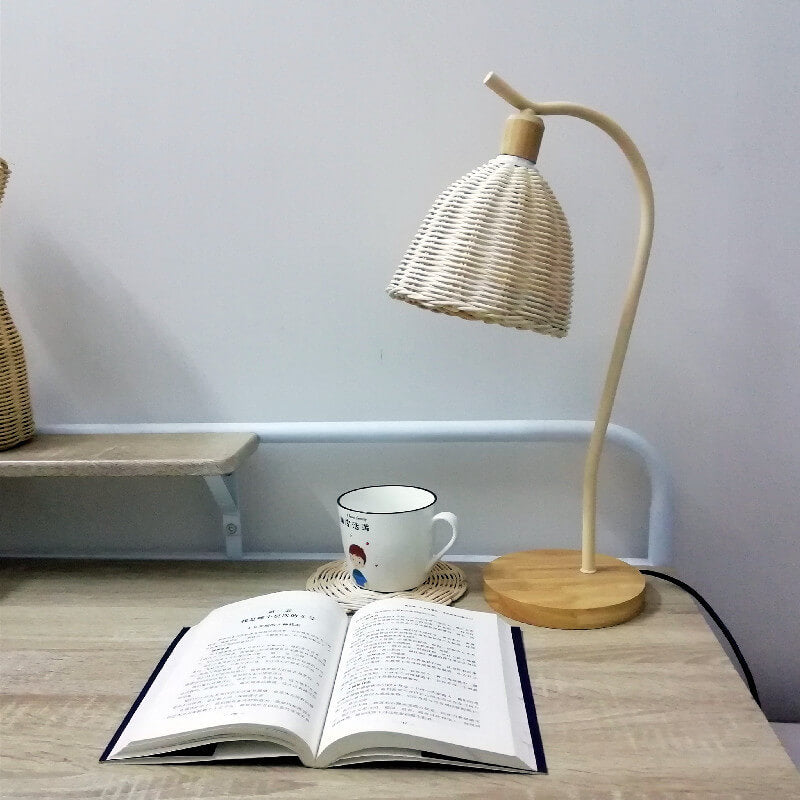 European Minimalist Pleated Solid Wood 1-Light Table Lamp