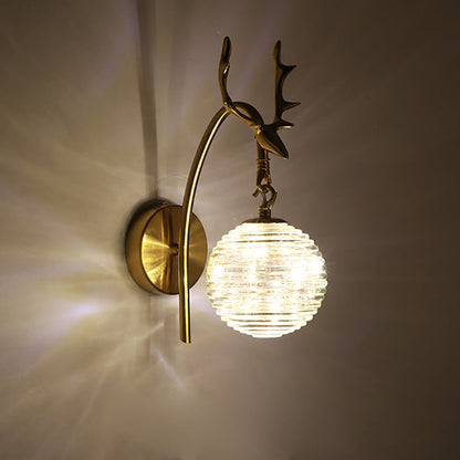 مصباح حائط LED بتصميم عصري بسيط مصنوع من قرن الغزال الدائري المصنوع من الحديد والزجاج لغرفة المعيشة