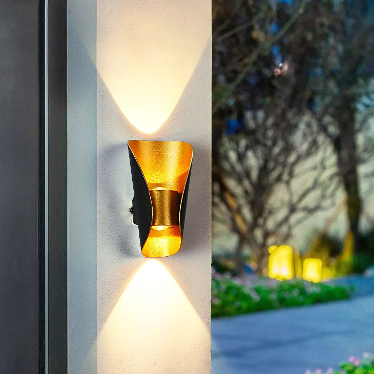 مصباح حائط LED مقاوم للماء بتصميم إبداعي وعصري وبسيط للشرفة الخارجية 