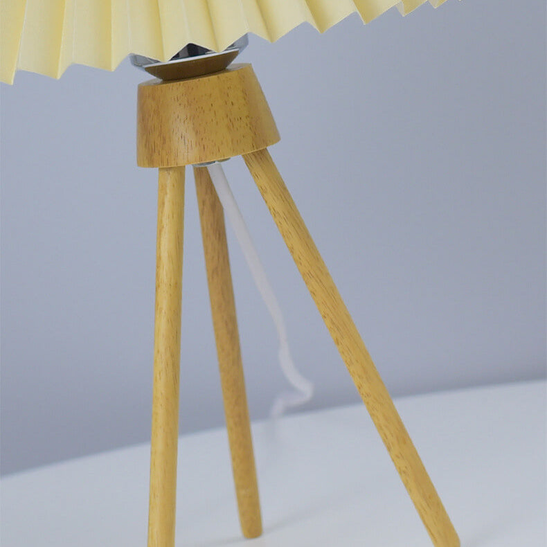 Nordic Retro Tripod Pleated Design Umbrella 1-Light Table Lamp