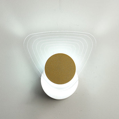 مصباح حائط LED هندسي من الأكريليك باللون الذهبي الفاخر بإضاءة عصرية 