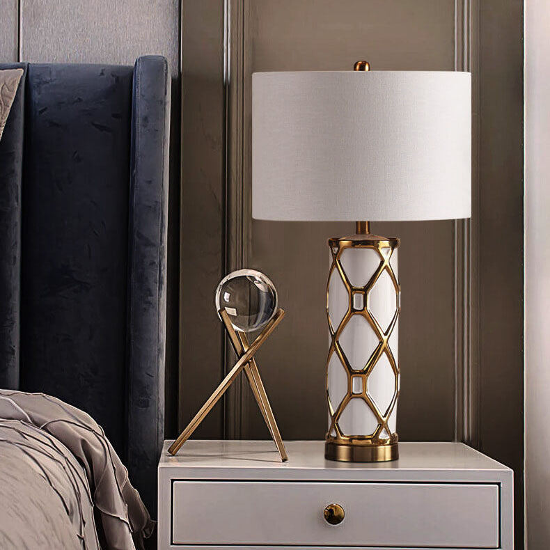 Nordic Light Luxury Ceramic 1-Light Table Lamp