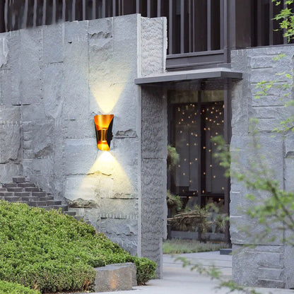 مصباح حائط LED مقاوم للماء بتصميم إبداعي وعصري وبسيط للشرفة الخارجية 