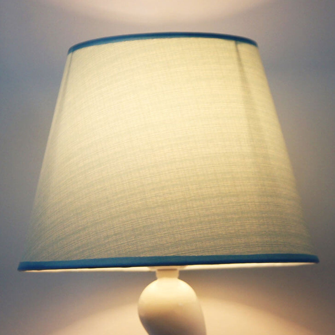 European Minimalist Fabric Curve Base 1-Light Table Lamp