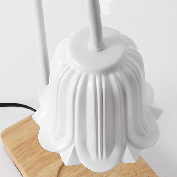 European Log Hardware Timing 1-Light Melting Wax Table Lamp