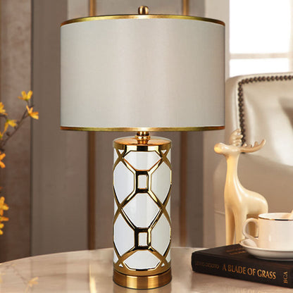 Nordic Light Luxury Ceramic 1-Light Table Lamp