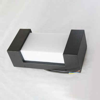 مصباح حائط LED خارجي مقاوم للماء مصنوع من الأكريليك بتصميم مربع بسيط وحديث 