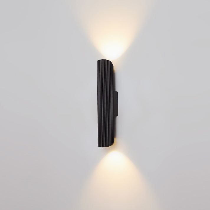 مصباح حائط LED بتصميم أسطواني معاصر من الحديد والألومنيوم بتصميم نورديك لوضعه بجانب السرير 