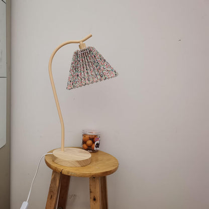 European Minimalist Pleated Solid Wood 1-Light Table Lamp