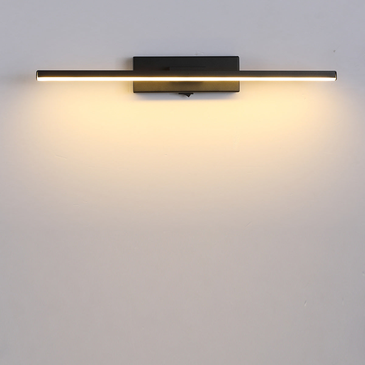 مصباح حائط LED مستطيل الشكل مصنوع من الألومنيوم والحديد والسيليكون بتصميم عصري بسيط لغرفة النوم 