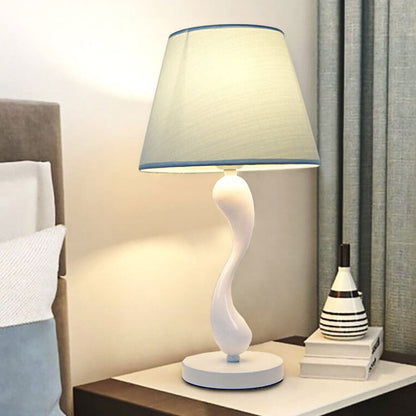European Minimalist Fabric Curve Base 1-Light Table Lamp