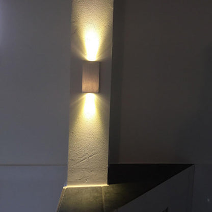 مصباح حائط LED مكعب من الألومنيوم المقاوم للماء بتصميم عصري وبسيط للفناء الخارجي 