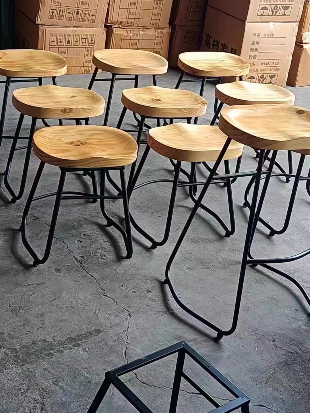 Modern Minimalist Oval Iron Wood Bar Stool For Dining Room