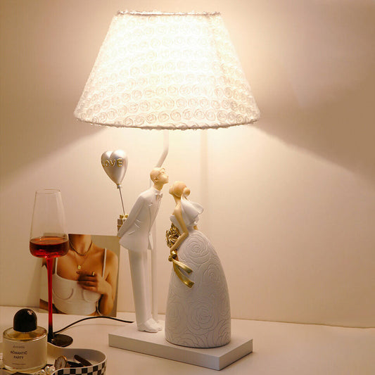 French Romantic Resin Hugging Couple Balloon Decor LED USB Table Lamp