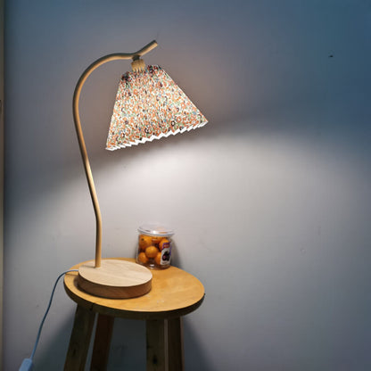European Minimalist Pleated Solid Wood 1-Light Table Lamp