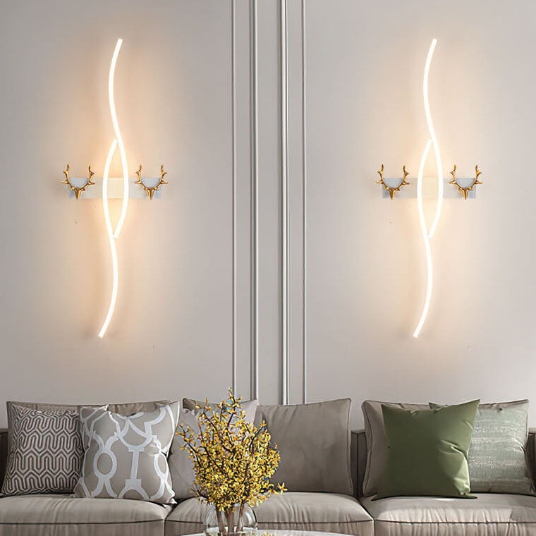 مصباح حائط LED من Nordic Light بتصميم شريطي فاخر منحني على شكل قرن الوعل 