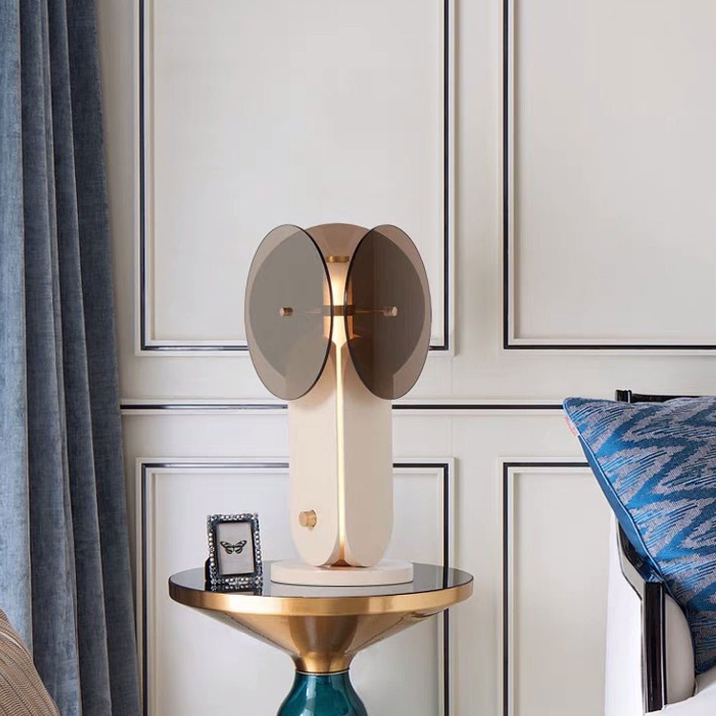 Modern Creative Splicing Glass Iron LED Table Lamp