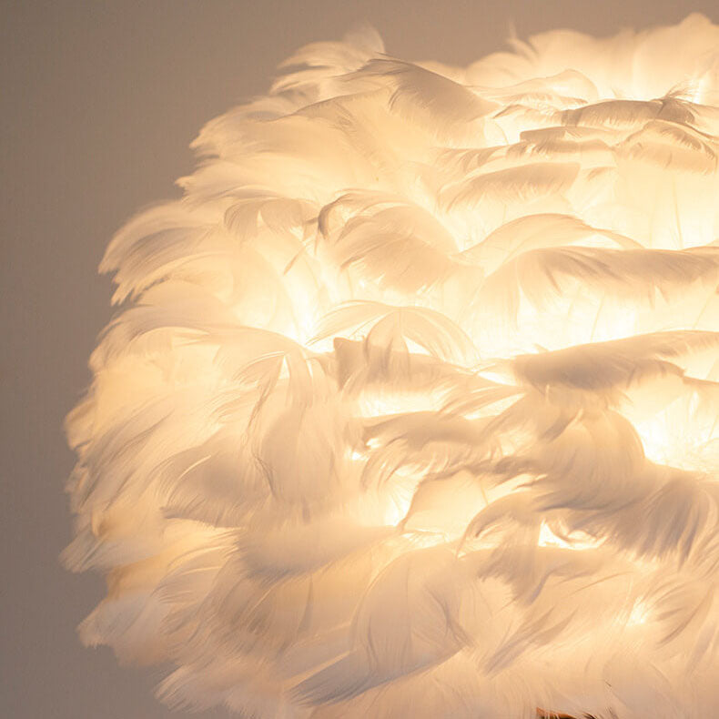 Modern Light Luxury Feather Round Shade Gold Pole 1-Light Table Lamp
