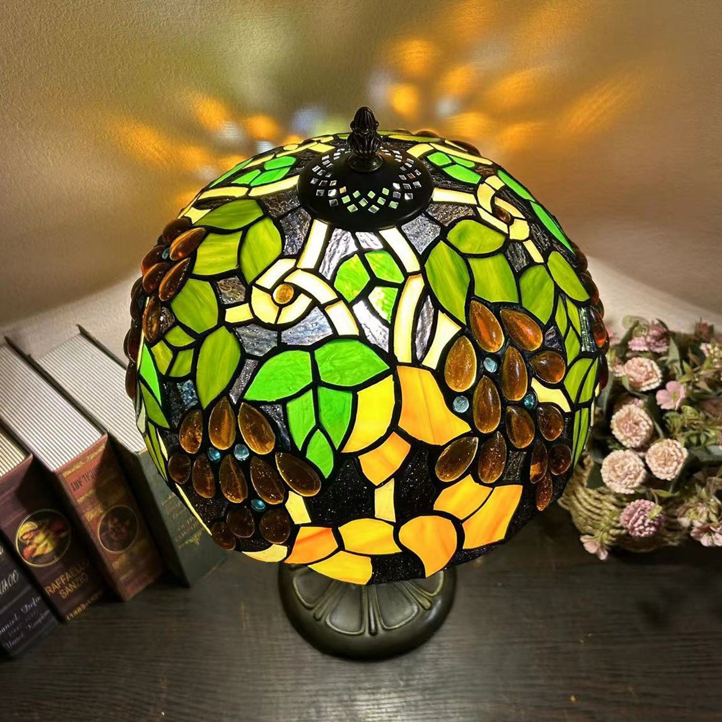 Traditional Tiffany Metal Glass Dome Grape Flower Dragonfly Butterfly 1-Light Table Lamp For Bedside