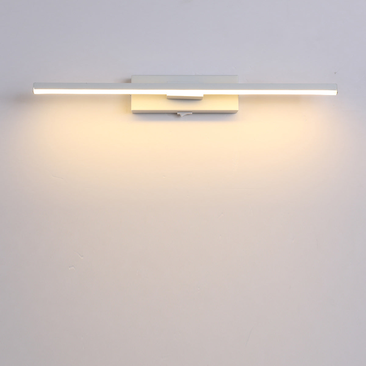 مصباح حائط LED مستطيل الشكل مصنوع من الألومنيوم والحديد والسيليكون بتصميم عصري بسيط لغرفة النوم 